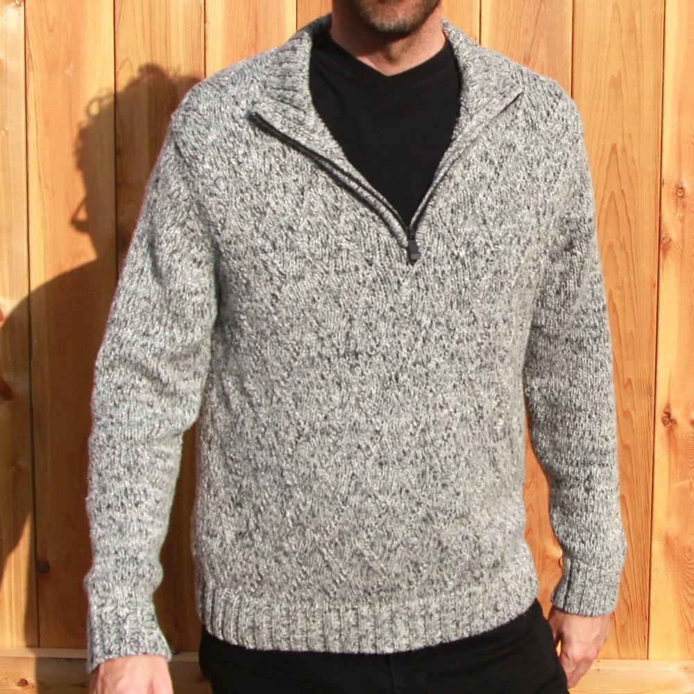 Calvin Klein Black/Gray Patterned V-neck Zipper Sweater Looks Good with Black! - Picture 1 of 5